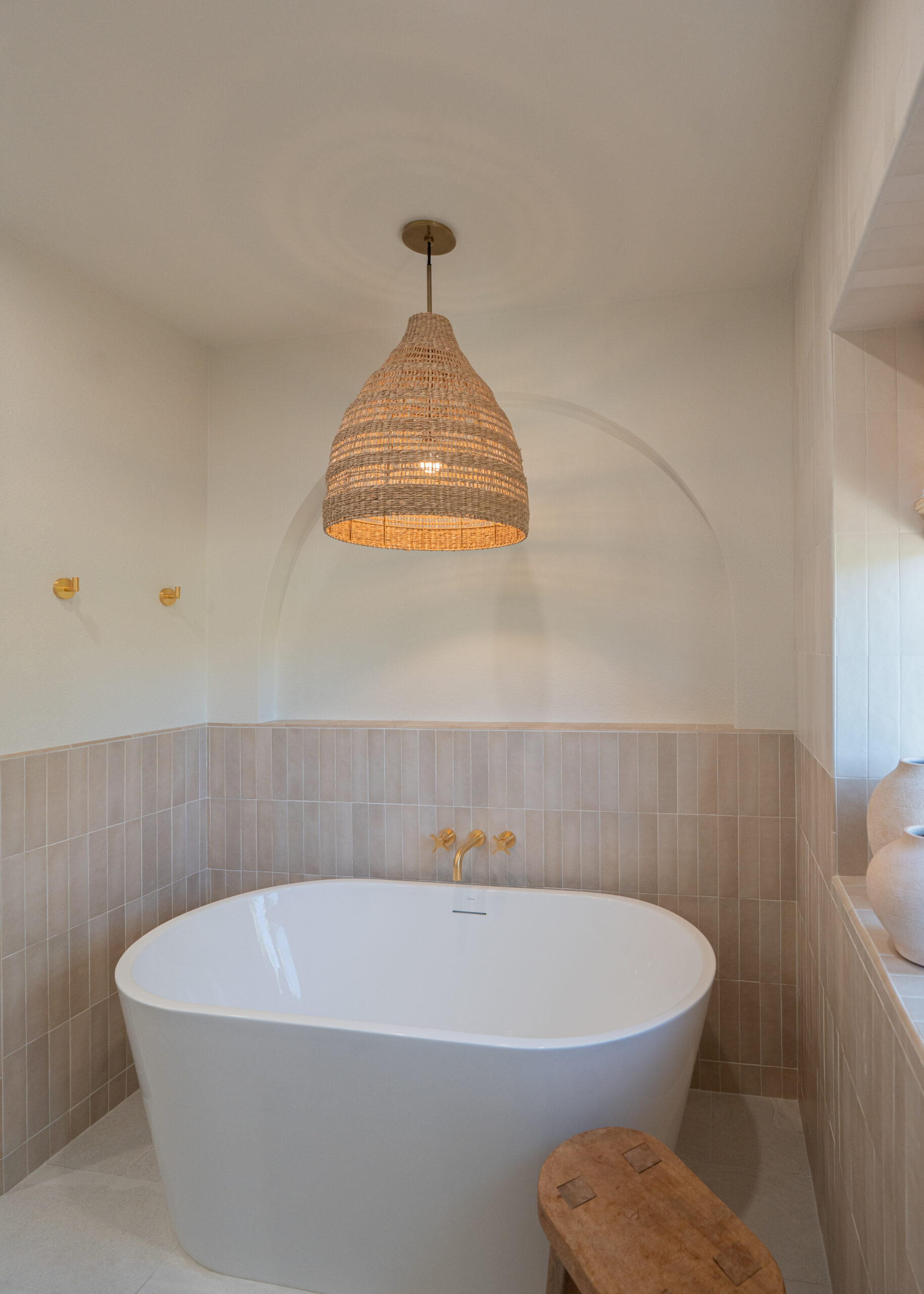 Bathroom remodel minimalist bathtub